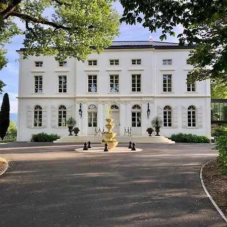 מלון Chateau De Longpre 4*