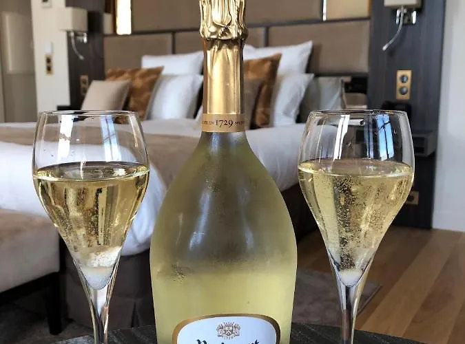 Chateau De Longpre Hotel