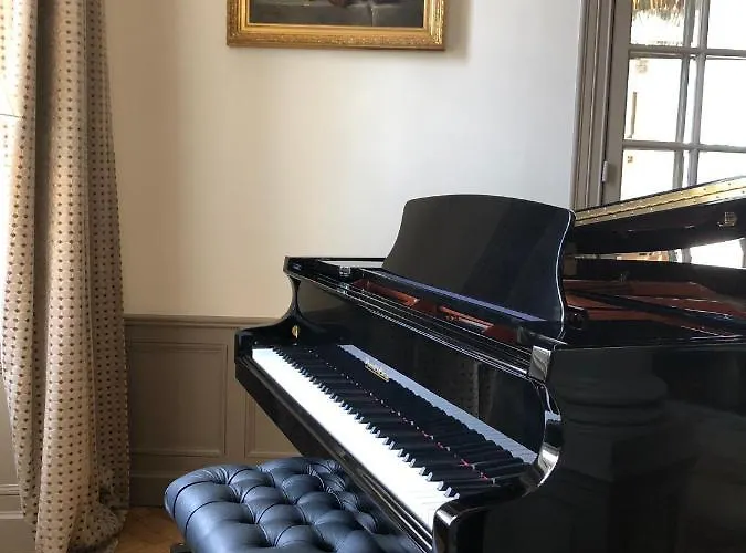 Hotel Chateau De Longpre 4*