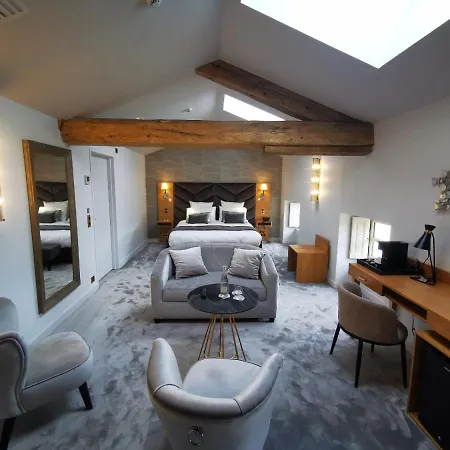 Chateau De Longpre Otel