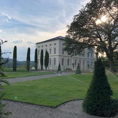 Chateau De Longpre Hotel 4*