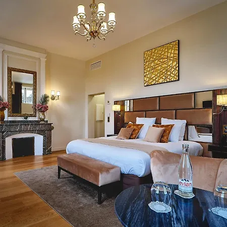 Otel Chateau De Longpre