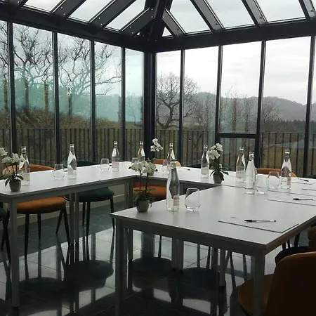 Chateau De Longpre Otel 4*