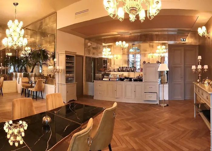 Chateau De Longpre Hotel